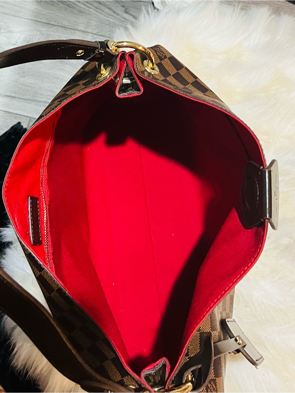 FASHION Brown Checkered Shoulder Tote Bag with Red Interior - Picture 4 of 4